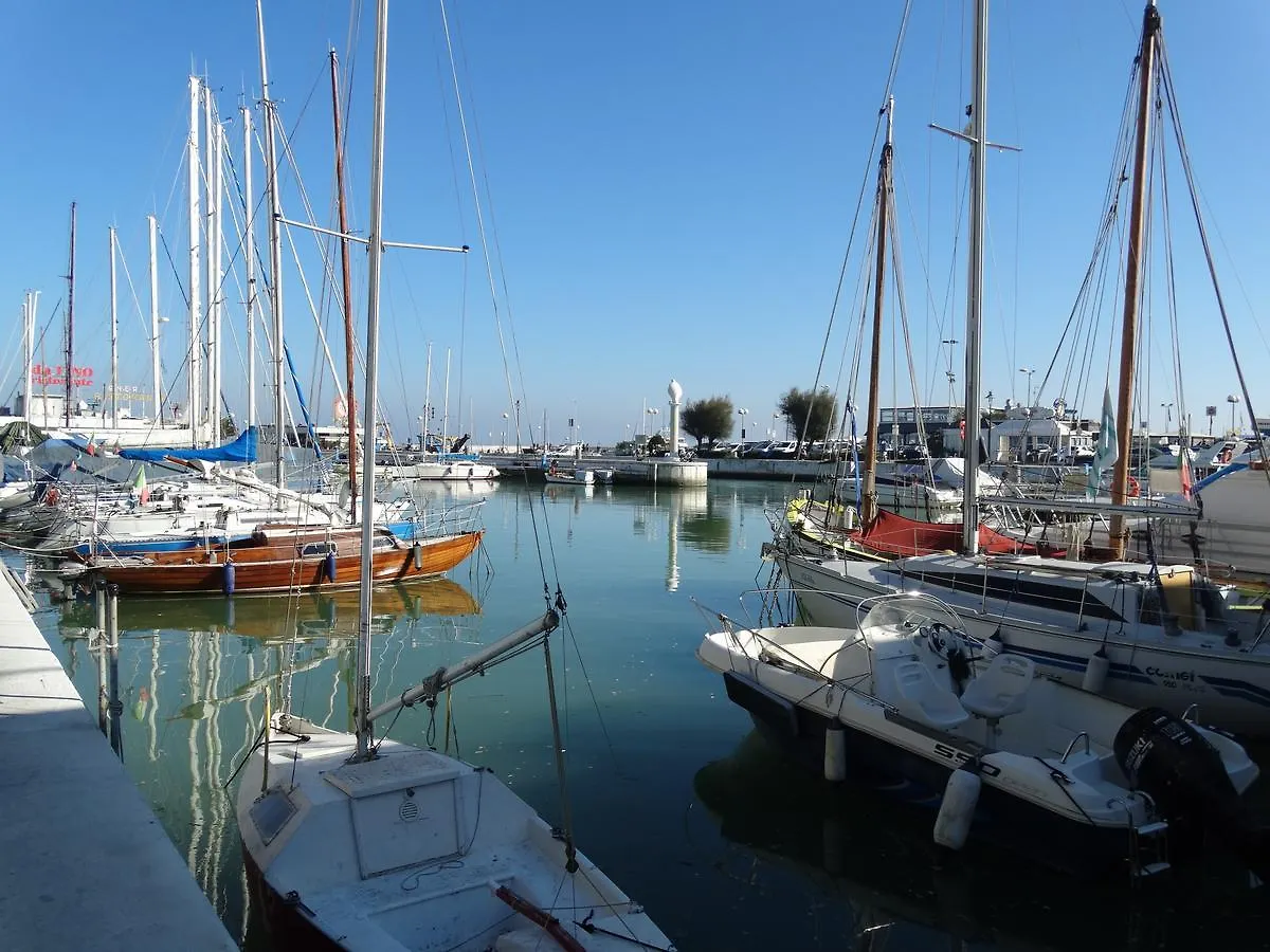 Hotel La Pineta Riccione 2*,  Olaszország